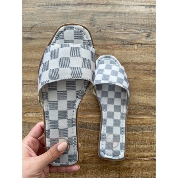Laguna Checkered Sandals (White) - Picture 2 of 4